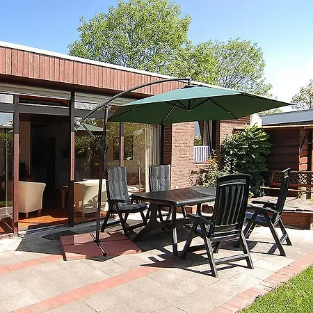 Ferienhaeuser Strandburgen * בנסרסיל