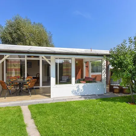 Ferienhaeuser Strandburgen בית נופש בנסרסיל